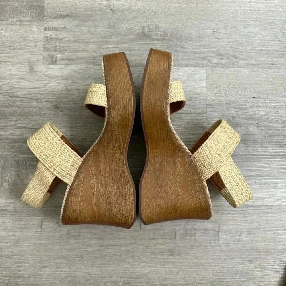 Lucky Brand cream and tan sandals with a wooden wedge heel #summer size 7.5
